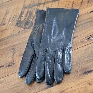 Sophisticated Black Leather Gloves